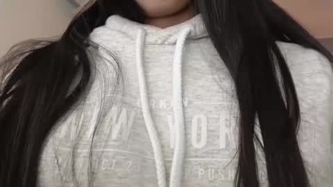 Snapshot of nathaly_blue chatting on December 2024 11:47:01 PM nathaly_blue online show from December 2024 11:47:01 PM