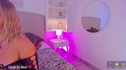 NATHALY  online show from October 2025 10:06:01 AM