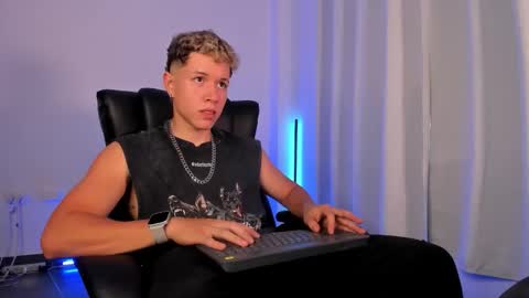 Nathan online show from November 2025 07:58:01 PM