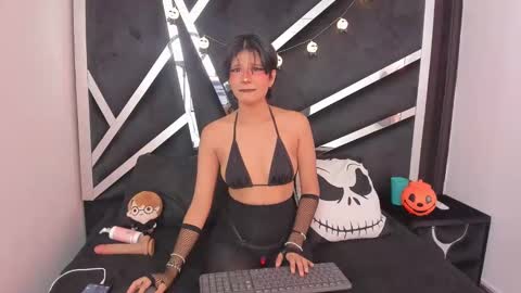 natsumiht online show from October 2025 05:19:02 AM