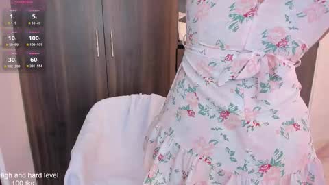 Snapshot of natty_bush chatting on December 2025 06:15:02 PM Nathalie online show from December 2025 06:15:02 PM