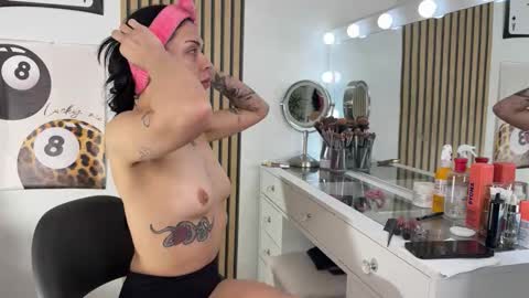 Snapshot of nattywithoutdaddy chatting on October 2025 06:20:02 PM NATTY FIERROS online show from October 2025 06:20:02 PM