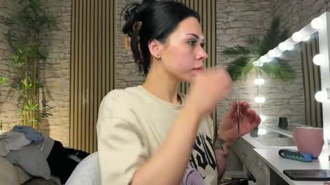 Snapshot of nattywithoutdaddy chatting on December 2025 08:09:02 AM NATTY FIERROS online show from December 2025 08:09:02 AM