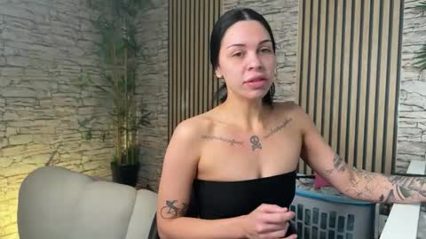 Snapshot of nattywithoutdaddy chatting on December 2025 08:48:01 PM NATTY FIERROS online show from December 2025 08:48:01 PM