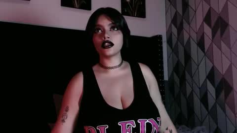 Gwen  online show from October 2025 07:13:02 PM