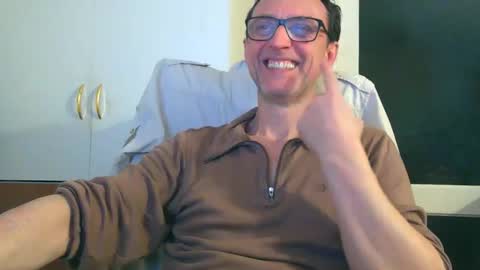 naturista25 online show from November 2025 07:40:03 PM