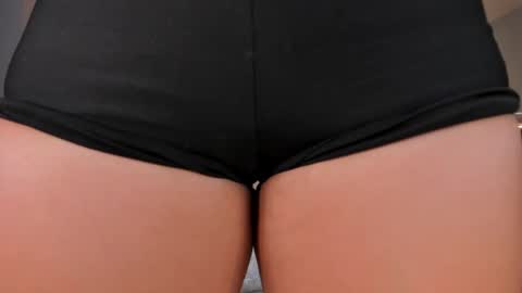 Snapshot of natyferrer chatting on February 2025 05:07:01 PM Naty Ferrer online show from February 2025 05:07:01 PM