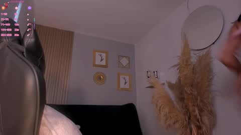 Snapshot of natyferrer chatting on September 2025 11:21:02 AM Naty Ferrer online show from September 2025 11:21:02 AM