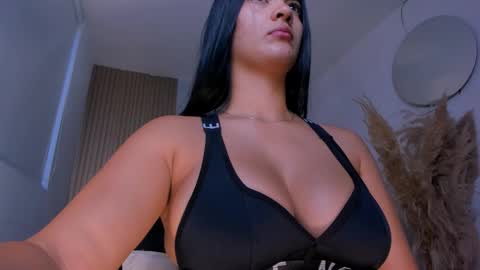 Snapshot of natyferrer chatting on October 2025 10:54:02 AM Naty Ferrer online show from October 2025 10:54:02 AM