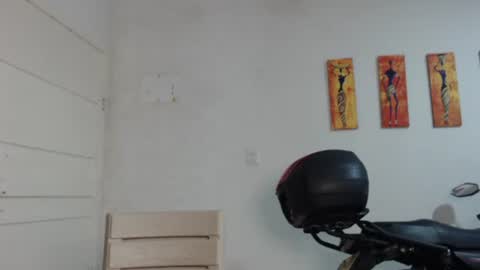 Snapshot of natzumi_mcqueen chatting on January 2025 01:16:02 PM Stella Mcqueen online show from January 2025 01:16:02 PM