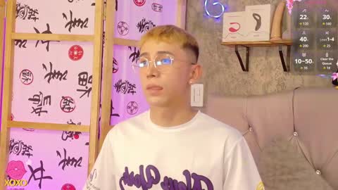 Christopher  Chris online show from November 2025 01:19:01 AM