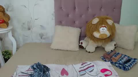 Zoe online show from February 2025 06:59:02 PM