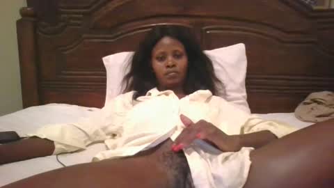 Snapshot of naughty_babe000 chatting on November 2025 07:37:01 PM alisha online show from November 2025 07:37:01 PM