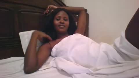 Snapshot of naughty_babe000 chatting on November 2025 06:30:01 PM alisha online show from November 2025 06:30:01 PM