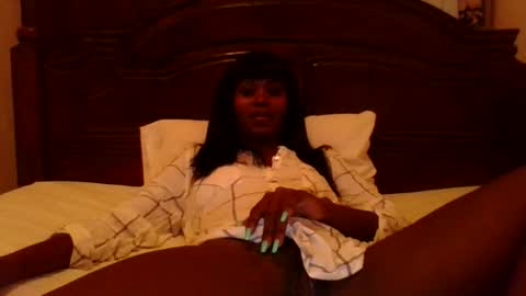 Snapshot of naughty_babe000 chatting on December 2025 06:46:02 PM alisha online show from December 2025 06:46:02 PM