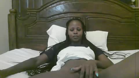 Snapshot of naughty_babe000 chatting on December 2025 07:12:01 AM alisha online show from December 2025 07:12:01 AM