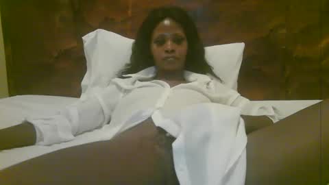 Snapshot of naughty_babe000 chatting on April 2026 01:52:02 PM alisha online show from April 2026 01:52:02 PM