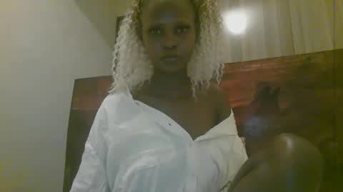 Snapshot of naughty_babe000 chatting on May 2026 06:20:01 AM alisha online show from May 2026 06:20:01 AM