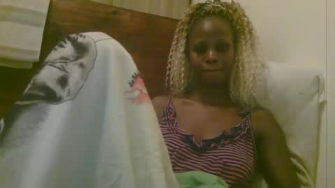 Snapshot of naughty_babe000 chatting on May 2026 06:25:01 PM alisha online show from May 2026 06:25:01 PM
