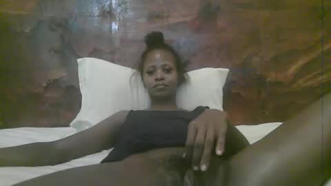 Snapshot of naughty_babe000 chatting on June 2026 05:12:01 AM alisha online show from June 2026 05:12:01 AM