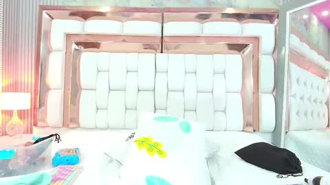 Snapshot of naughty_ebonyy chatting on March 2025 06:00:02 AM SASHA online show from March 2025 06:00:02 AM