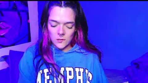 Snapshot of naughty_em_17 chatting on July 2026 07:33:02 AM Em please help me reach 100 thumbs up 3 online show from July 2026 07:33:02 AM