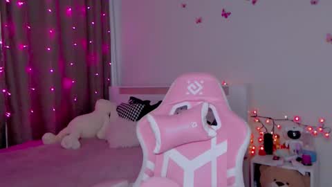 Snapshot of naughty_mablee chatting on November 2025 04:00:01 AM Mable online show from November 2025 04:00:01 AM