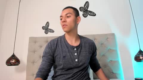 naughty_mike_01 online show from January 2025 07:39:01 PM