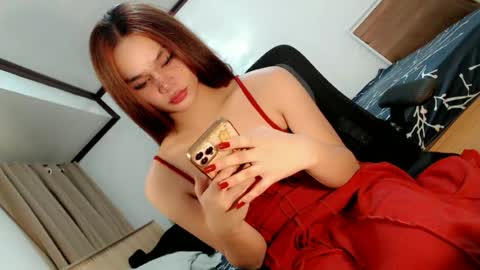 Snapshot of naughtybella_ chatting on June 2026 12:10:01 PM bella online show from June 2026 12:10:01 PM