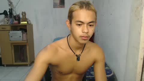 Snapshot of naughtyboylouie chatting on February 2025 02:25:02 AM Loue online show from February 2025 02:25:02 AM