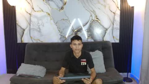 Jader  y  Esteban online show from April 2026 12:20:02 PM