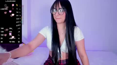 Snapshot of naughtybunnyy_1 chatting on October 2025 12:44:01 AM online show from October 2025 12:44:01 AM