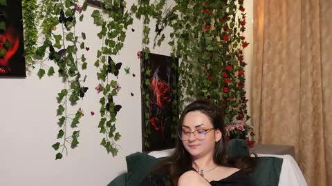 Snapshot of naughtyhomemade17 chatting on December 2025 06:23:01 AM Mya Alexya online show from December 2025 06:23:01 AM