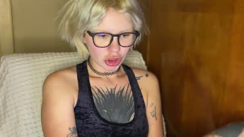 NaughtyLayla666 online show from June 2026 10:30:02 PM