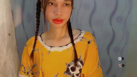 Snapshot of naughtysunshinepinay chatting on April 2026 01:34:01 AM Celine online show from April 2026 01:34:01 AM