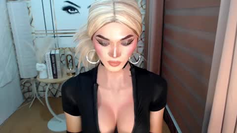 MISS IVANA online show from December 2024 01:36:01 AM