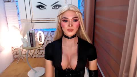 MISS IVANA online show from December 2024 01:11:01 AM