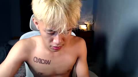 Snapshot of naugthyboyloy chatting on December 2025 04:45:02 PM Loy online show from December 2025 04:45:02 PM