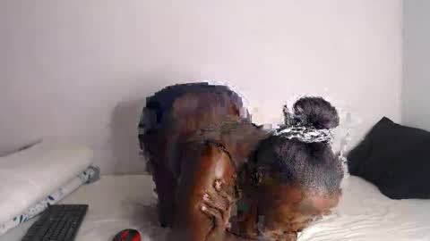 nawtylezi696 online show from October 2025 06:52:02 PM