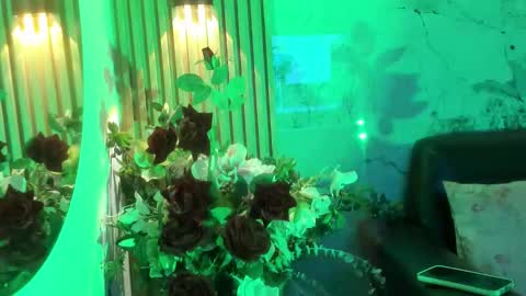 Nayla  online show from December 2025 01:17:04 PM