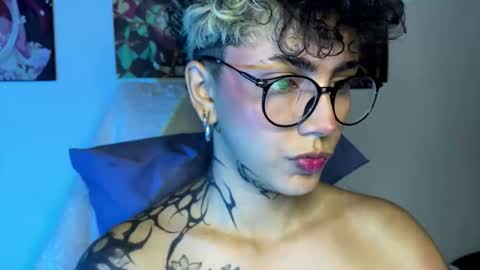 Snapshot of nazzz10 chatting on December 2025 01:24:01 AM nazzz10 online show from December 2025 01:24:01 AM