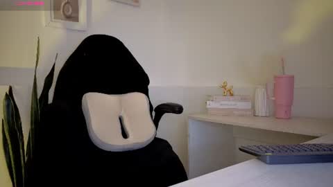 Snapshot of nebetcolin chatting on July 2026 07:49:02 PM Hellen online show from July 2026 07:49:02 PM