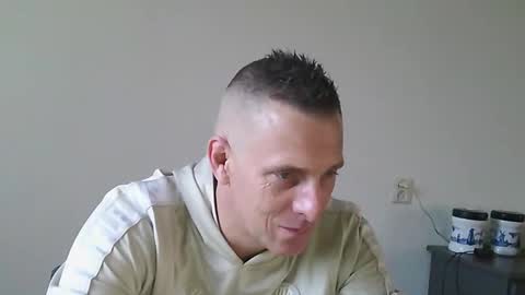 nederland77 online show from December 2024 03:01:01 PM