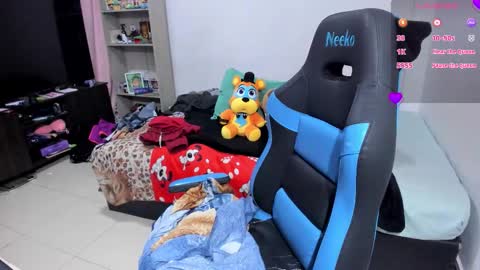 Geek Nicole    im Neeko UwU online show from November 2025 08:08:01 PM