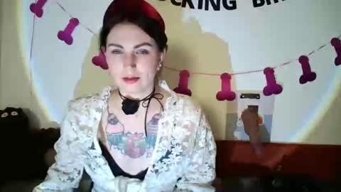 nefertiti_queen online show from February 2026 10:39:01 PM