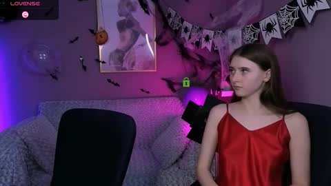 Snapshot of nekky_mouse chatting on October 2025 12:10:02 AM Meow online show from October 2025 12:10:02 AM