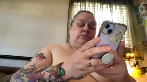Snapshot of nellatlas chatting on May 2026 02:55:01 PM Nellie Atlas online show from May 2026 02:55:01 PM