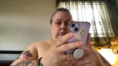 Snapshot of nellatlas chatting on May 2026 03:51:01 PM Nellie Atlas online show from May 2026 03:51:01 PM