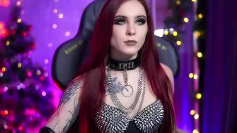 Snapshot of nelle_ chatting on December 2025 12:43:01 PM online show from December 2025 12:43:01 PM