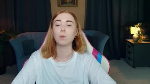 Snapshot of nelliemathers chatting on December 2025 08:40:01 PM Nelli online show from December 2025 08:40:01 PM